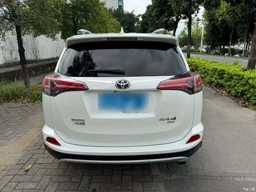 Toyota RAV4, 2016 15