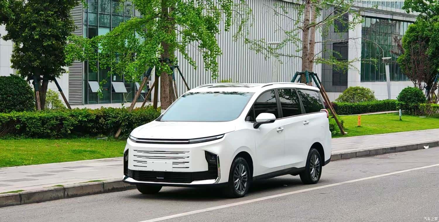 Maxus G50, 2025 1