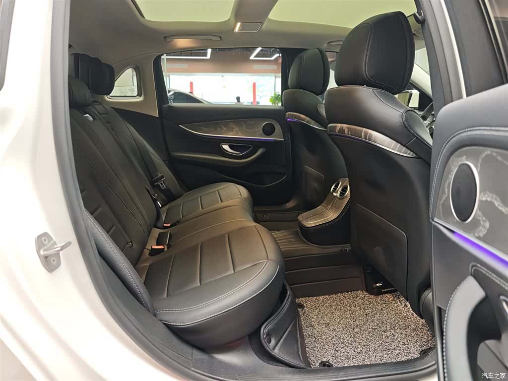 Mercedes-Benz E-Class, 2021 12