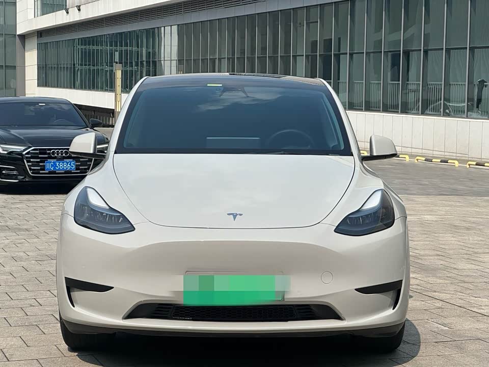 Tesla Model Y Tesla Model Y