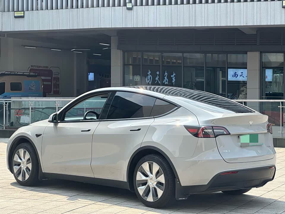Tesla Model Y Tesla Model Y