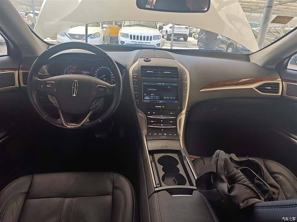 Lincoln MKZ, 2015 10