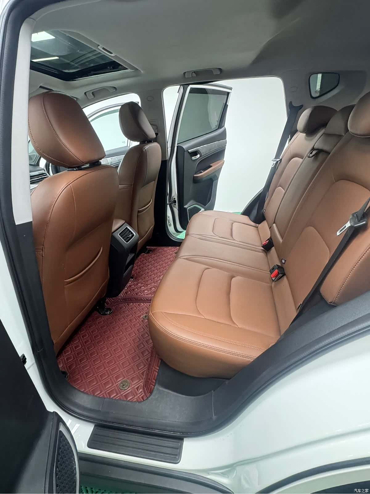 Geely X6, 2022 8