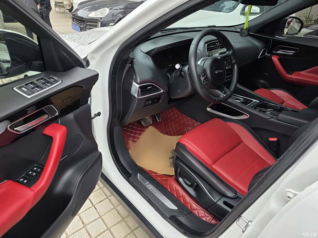 Jaguar F-PACE, 2016 13