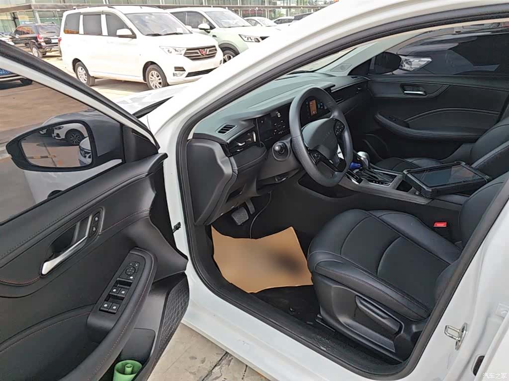 Roewe i5, 2025 16