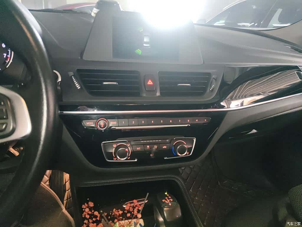 BMW 1 Series, 2018 все фото