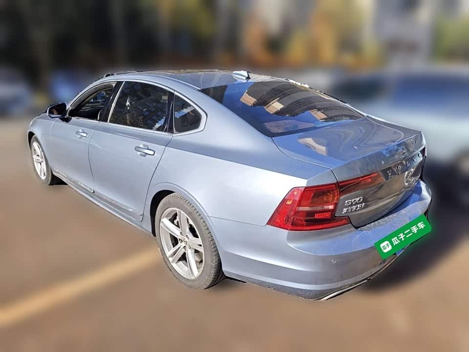 Volvo S90
