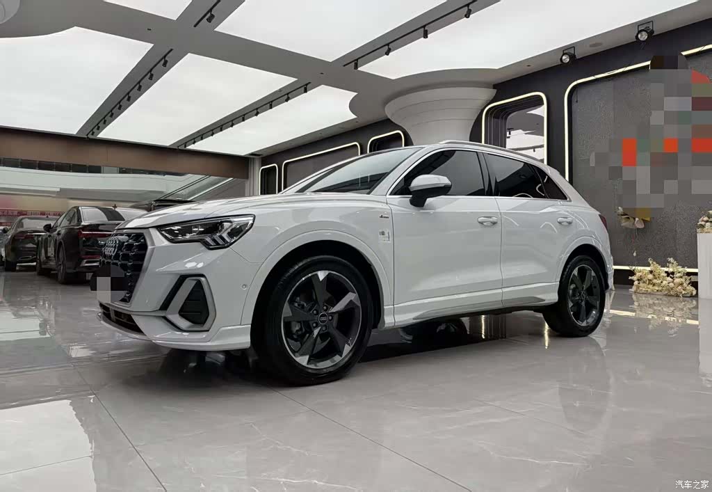 Audi Q3, 2022 2