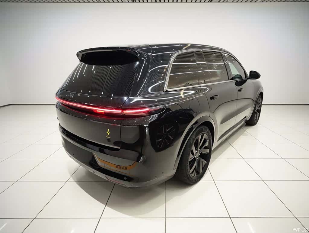 Li Auto L8, 2023 7