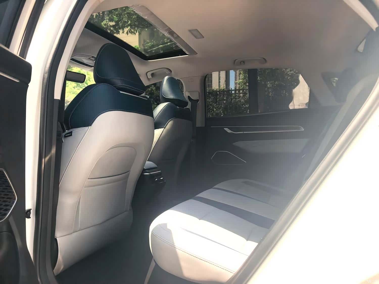 Geely Emgrand, 2022 6