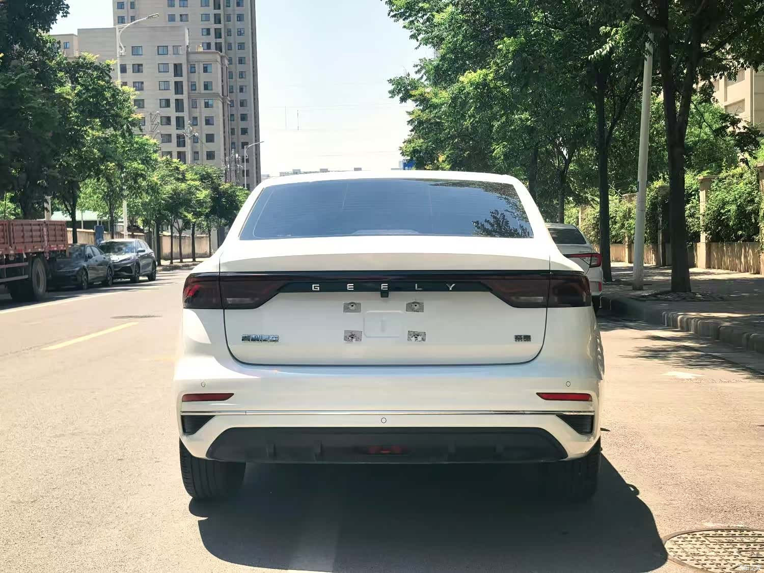 Geely Emgrand, 2022 8