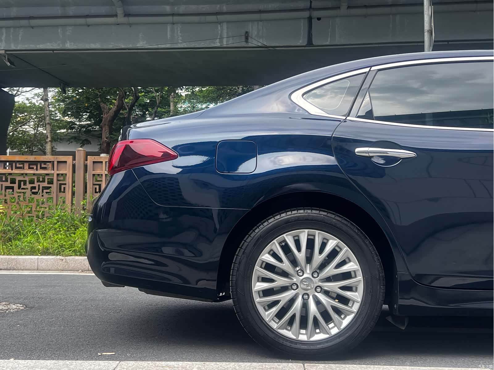 Infiniti Q70, 2016 10