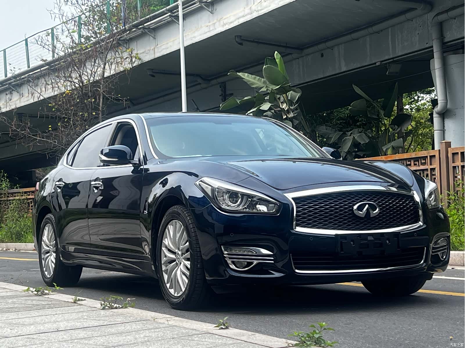 Infiniti Q70, 2016 2