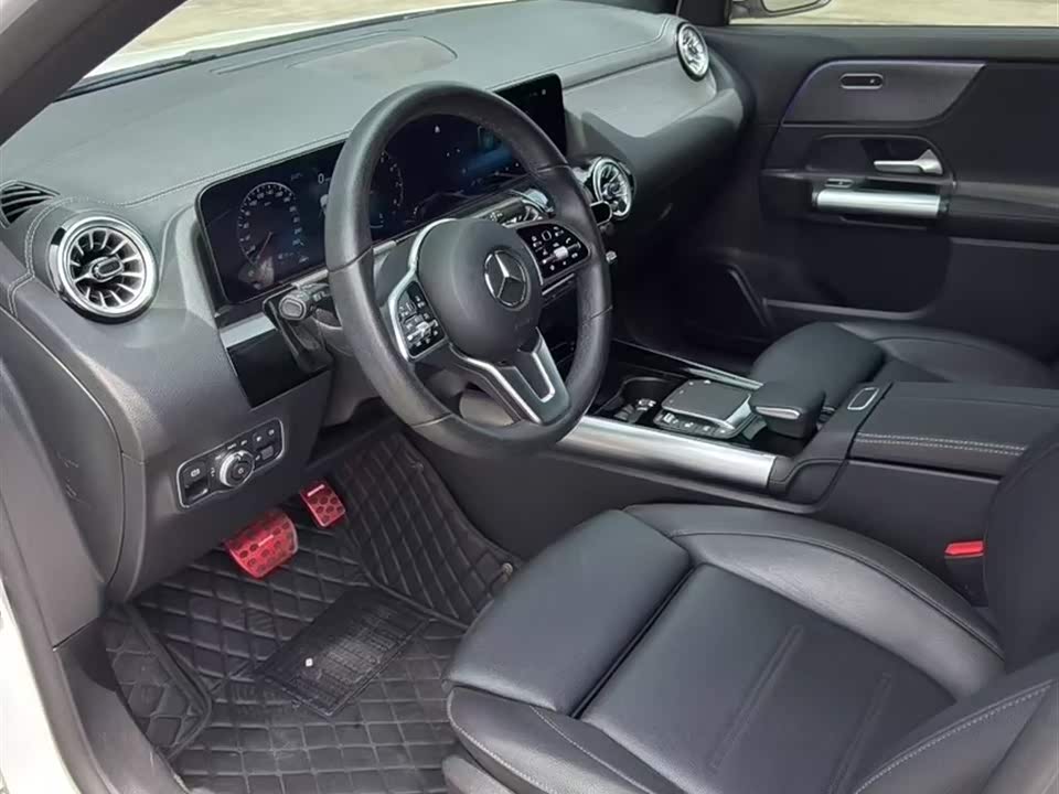 Mercedes-Benz GLA Mercedes-Benz GLA
