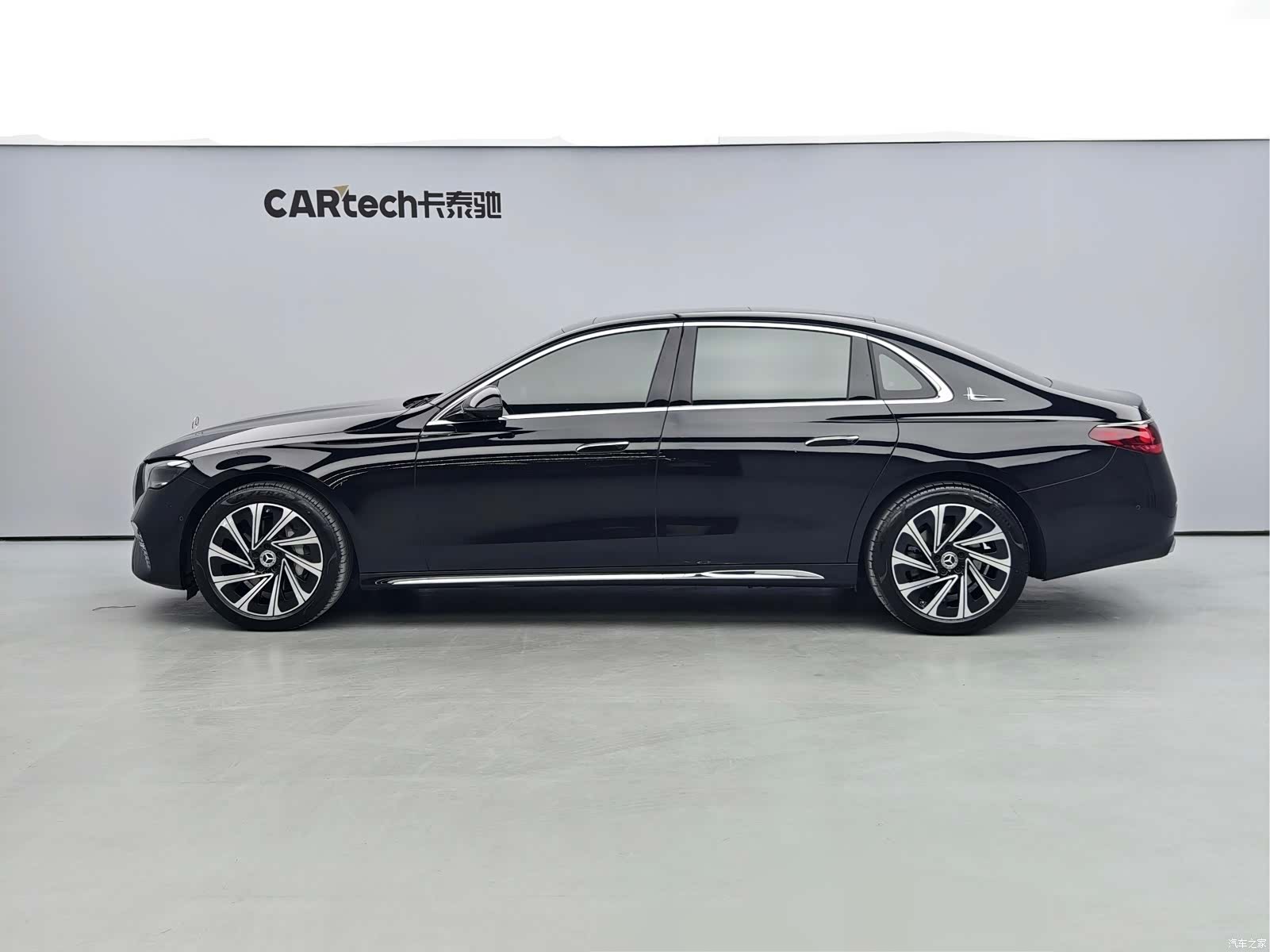 Mercedes-Benz E-Class, 2024 3