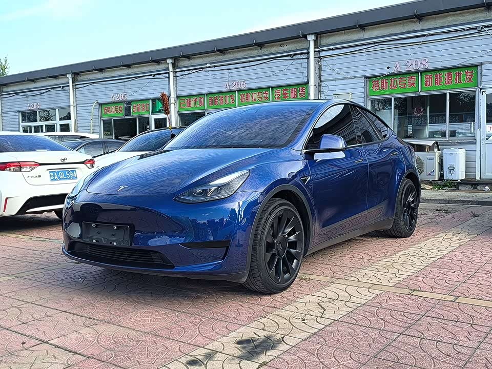 Tesla Model Y Tesla Model Y