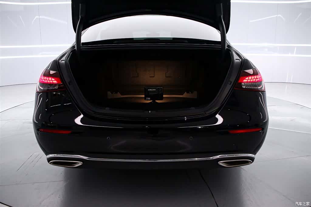 Mercedes-Benz E-Class, 2022 15