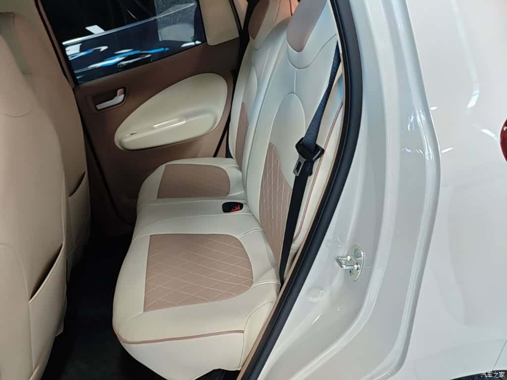 Wuling MINIEV, 2026 13
