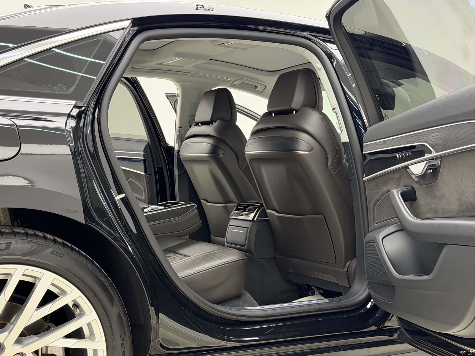 Audi A8L, 2021 26