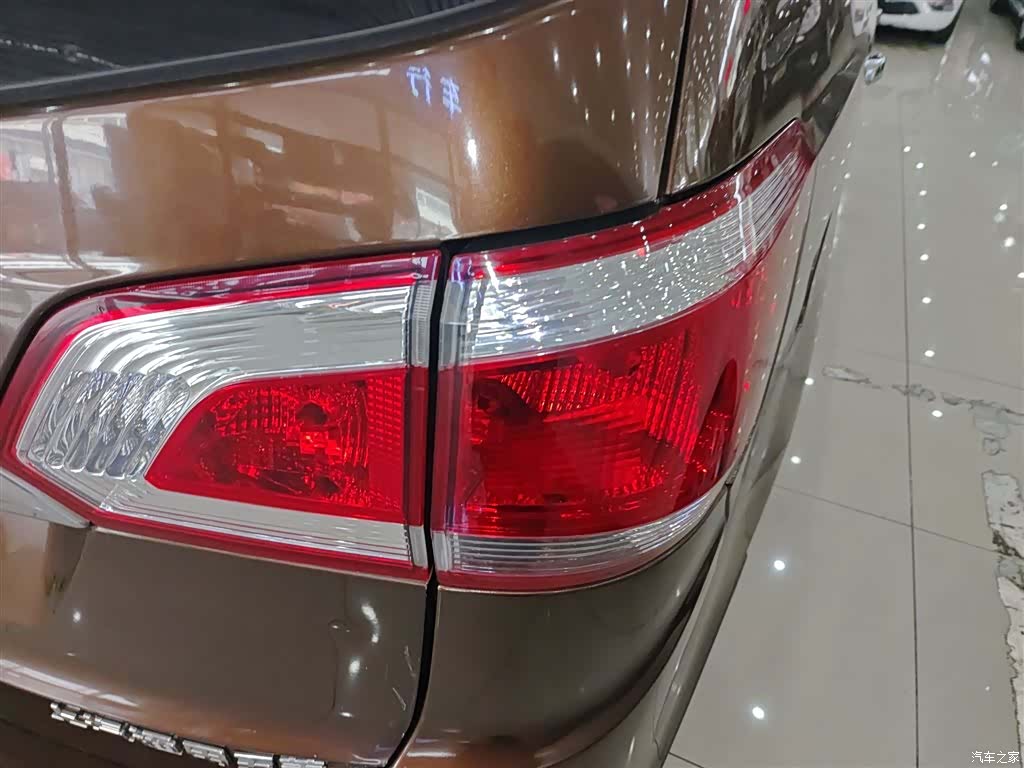 Wuling 730, 2014 8