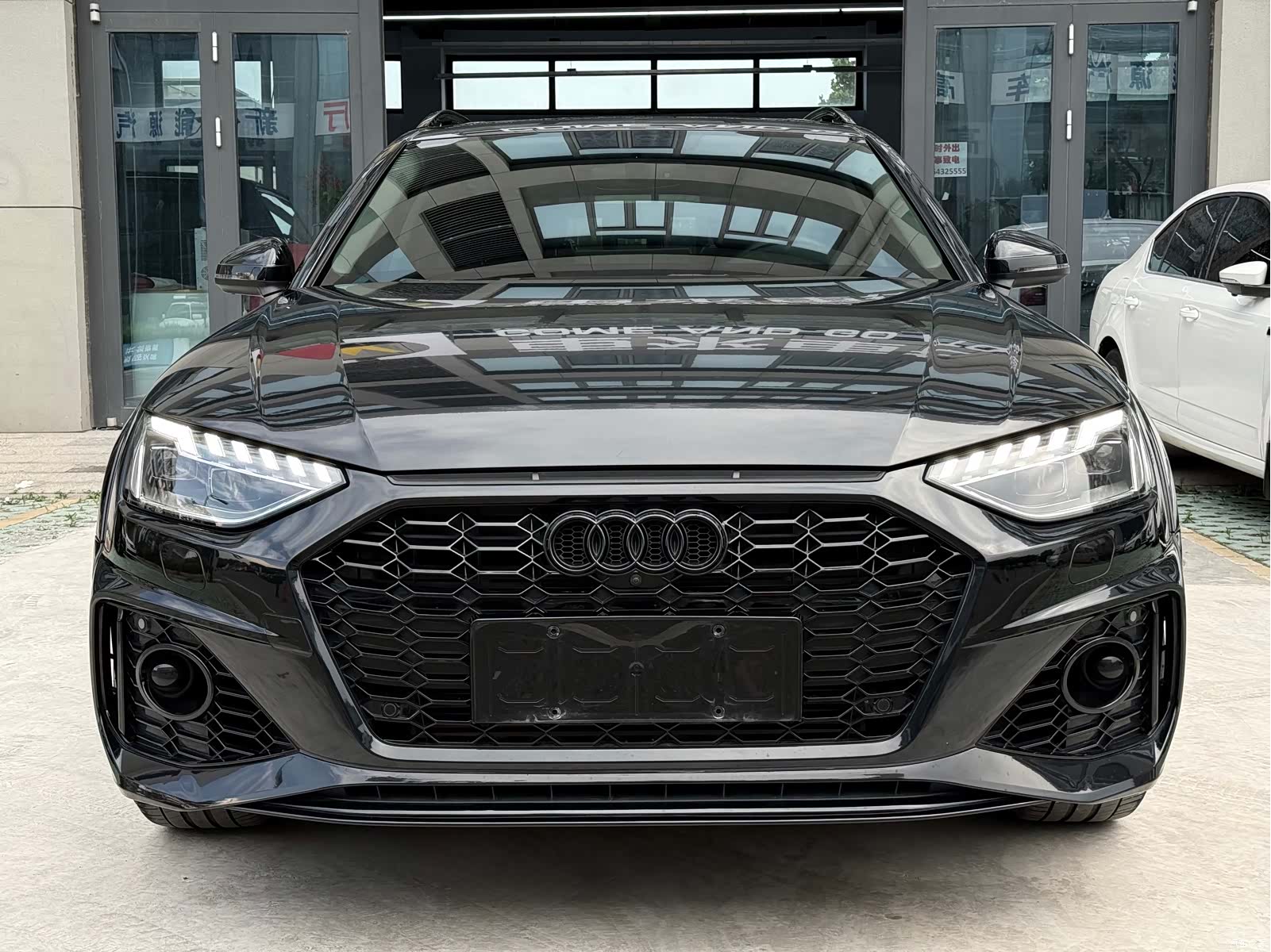 Audi A4, 2021 1