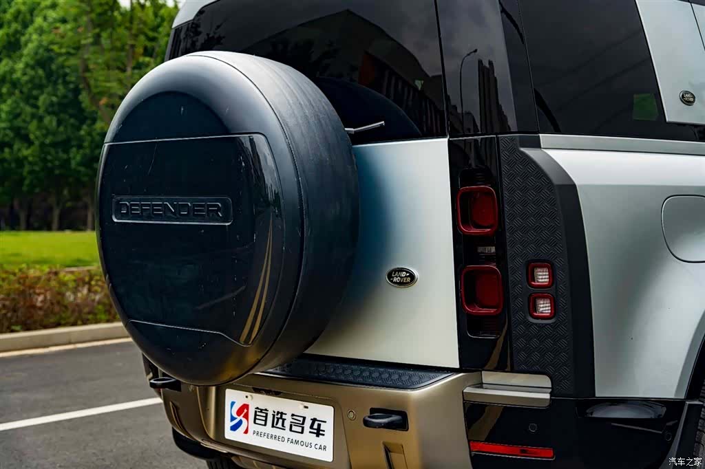 Land Rover Defender, 2022 24