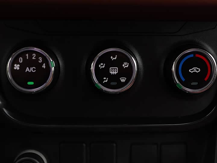 BAIC Huansu S3 2016 S3 L 1.5L МКПП Премиум