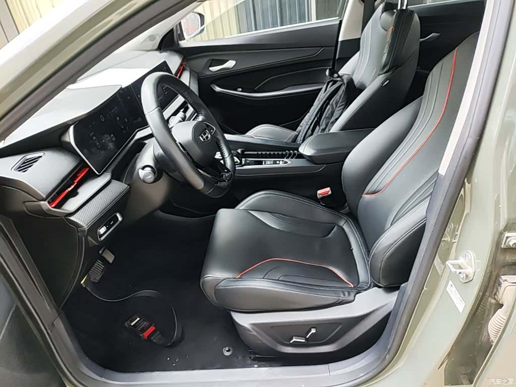 Geely Binray, 2022 15