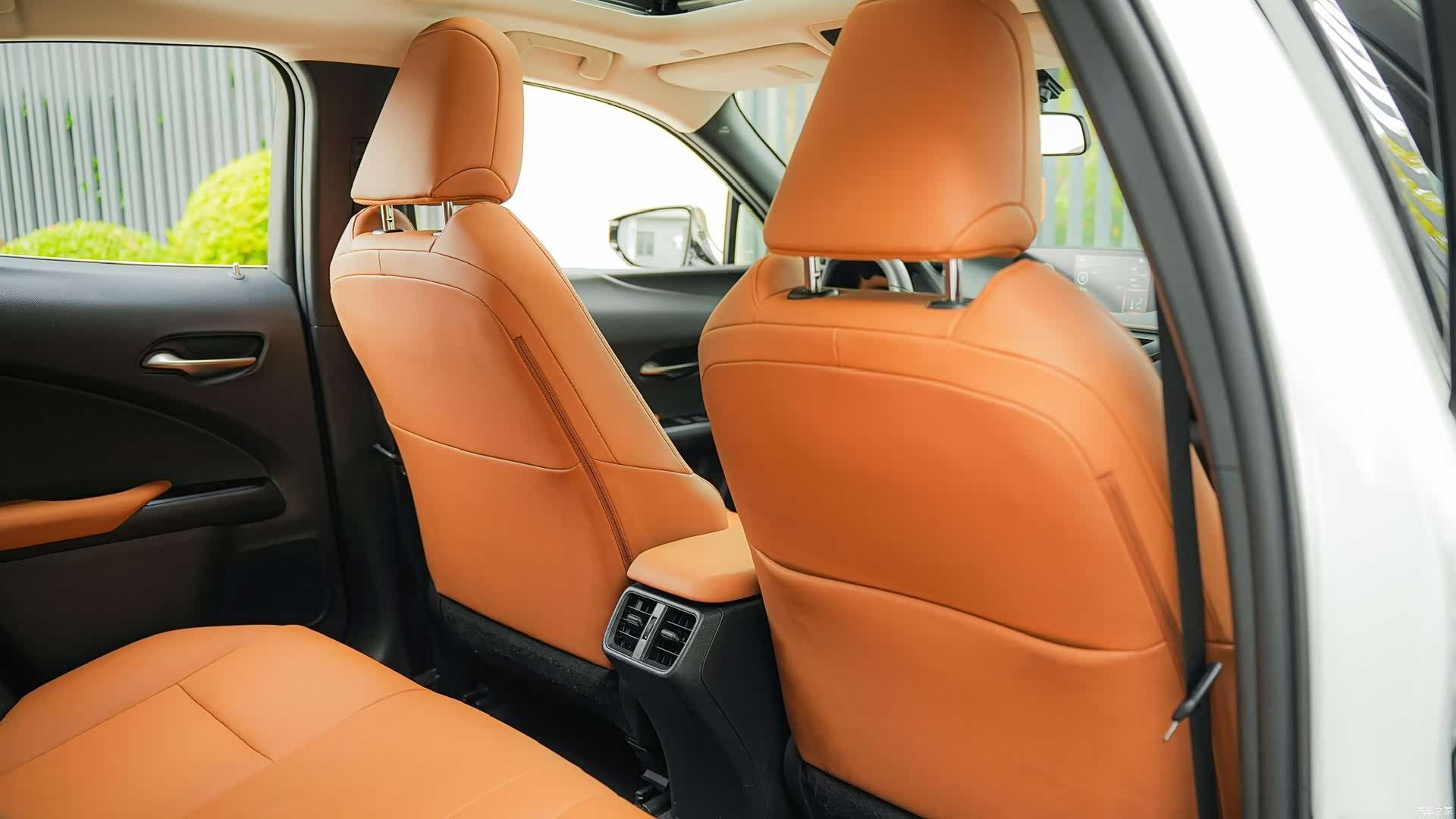 Lexus UX, 2021 13