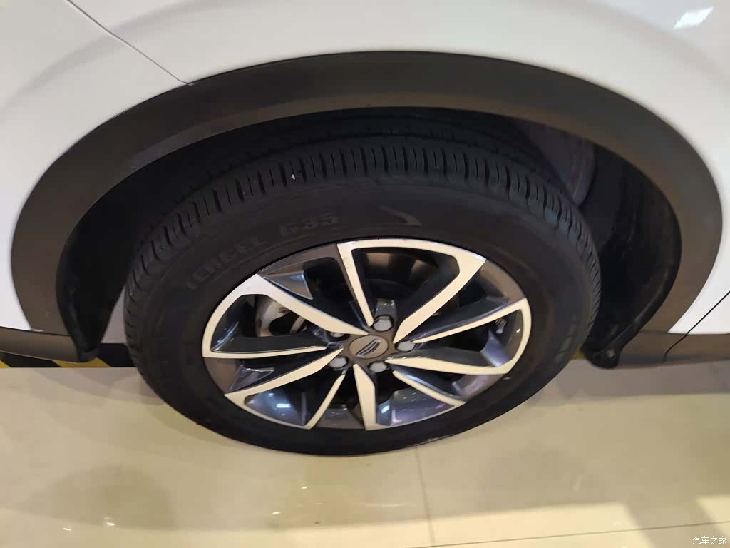 Geely Coolray, 2020 23