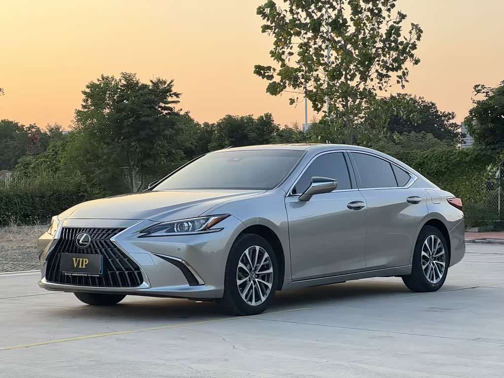 Lexus ES 2023 200 Luxury