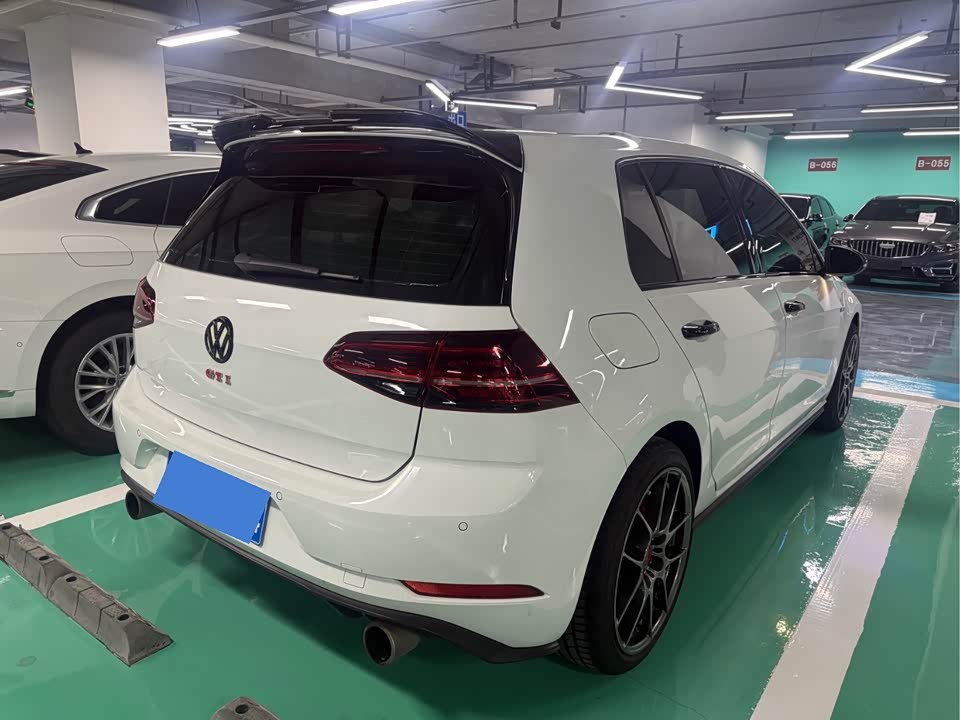 Volkswagen Golf GTI