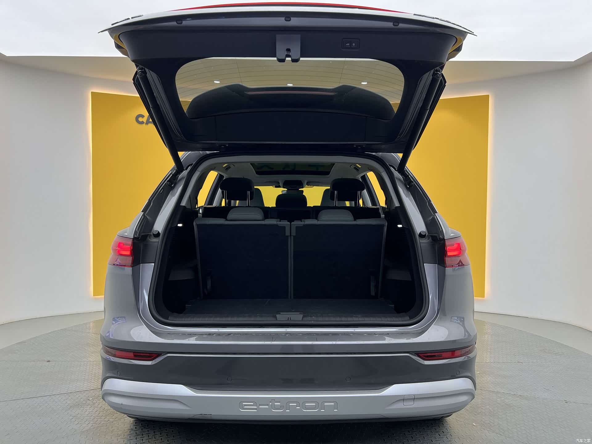 Audi Q5 e-tron, 2022 27