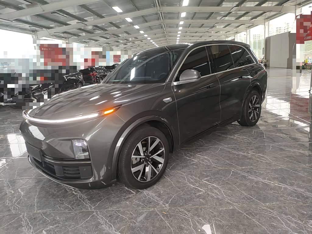 Li Auto L8