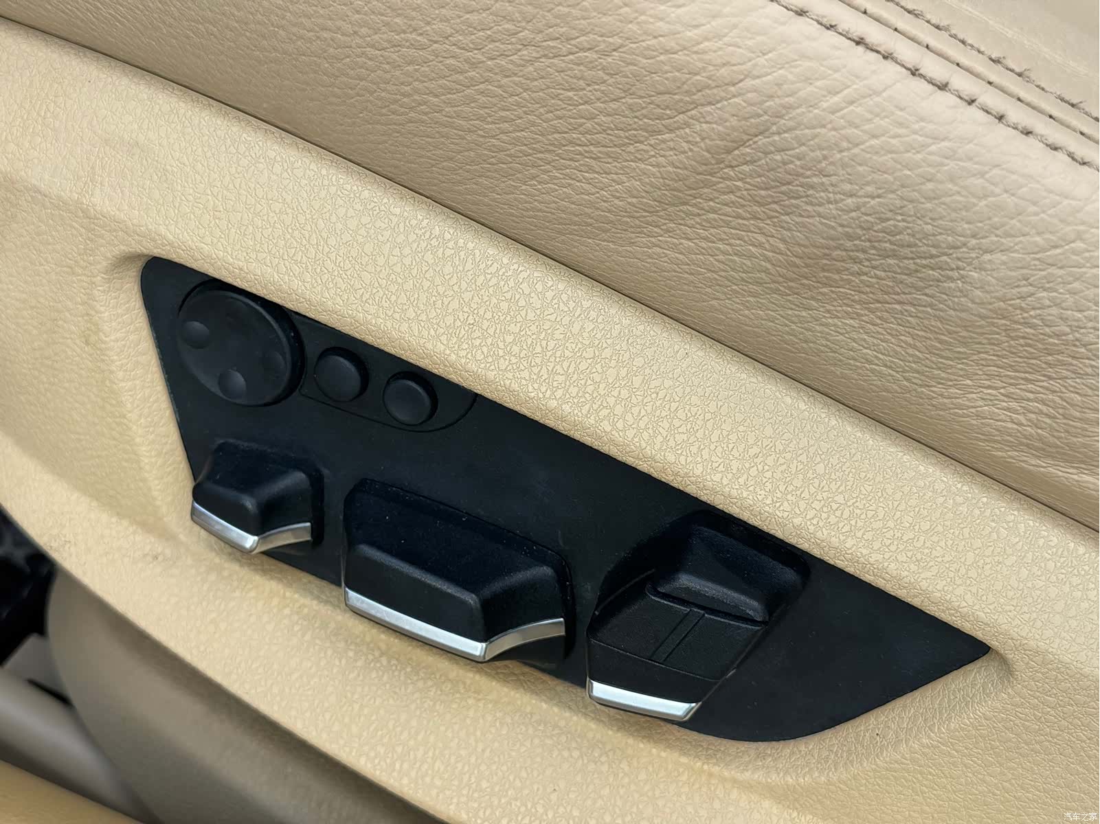 BMW 5 Series, 2011 16