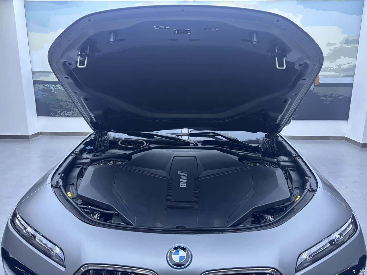 BMW i7, 2024 15