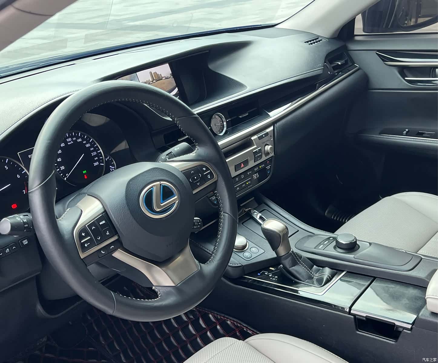 Lexus ES, 2018 12