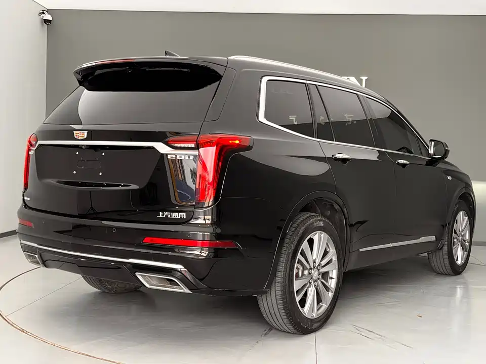 Cadillac XT6
