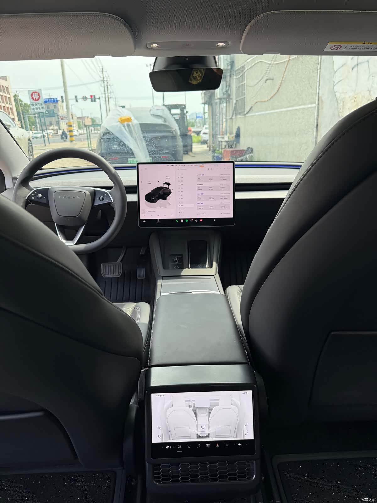 Tesla Model 3, 2025 10