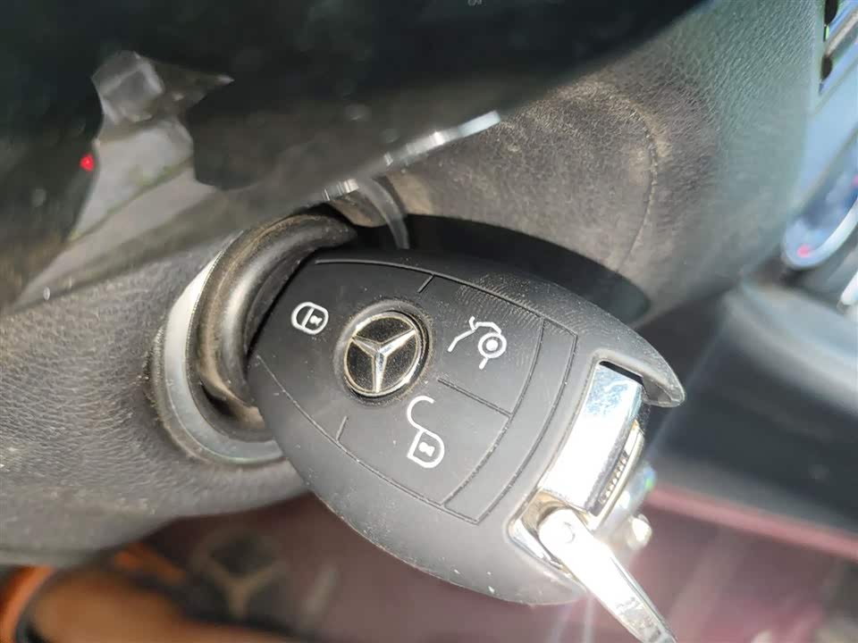 Mercedes-Benz CLS Mercedes-Benz CLS