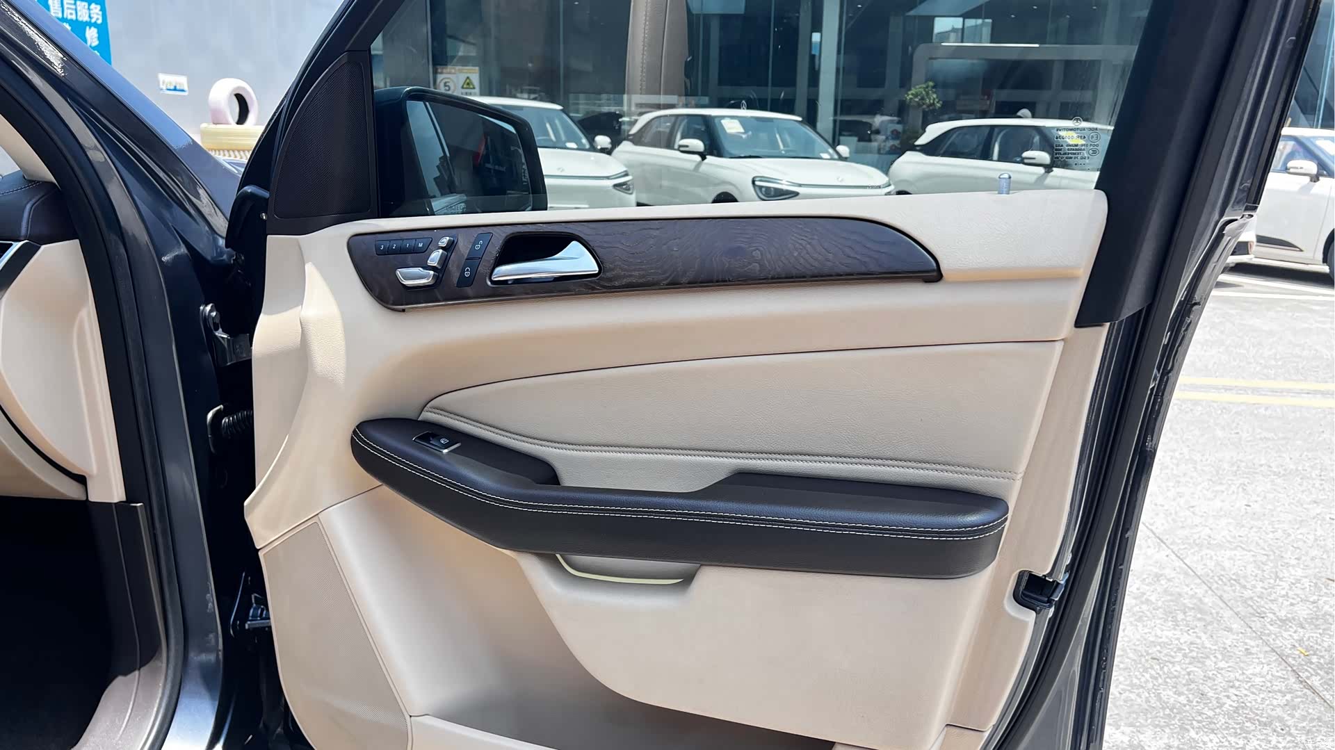 Mercedes-Benz GLS, 2017 8