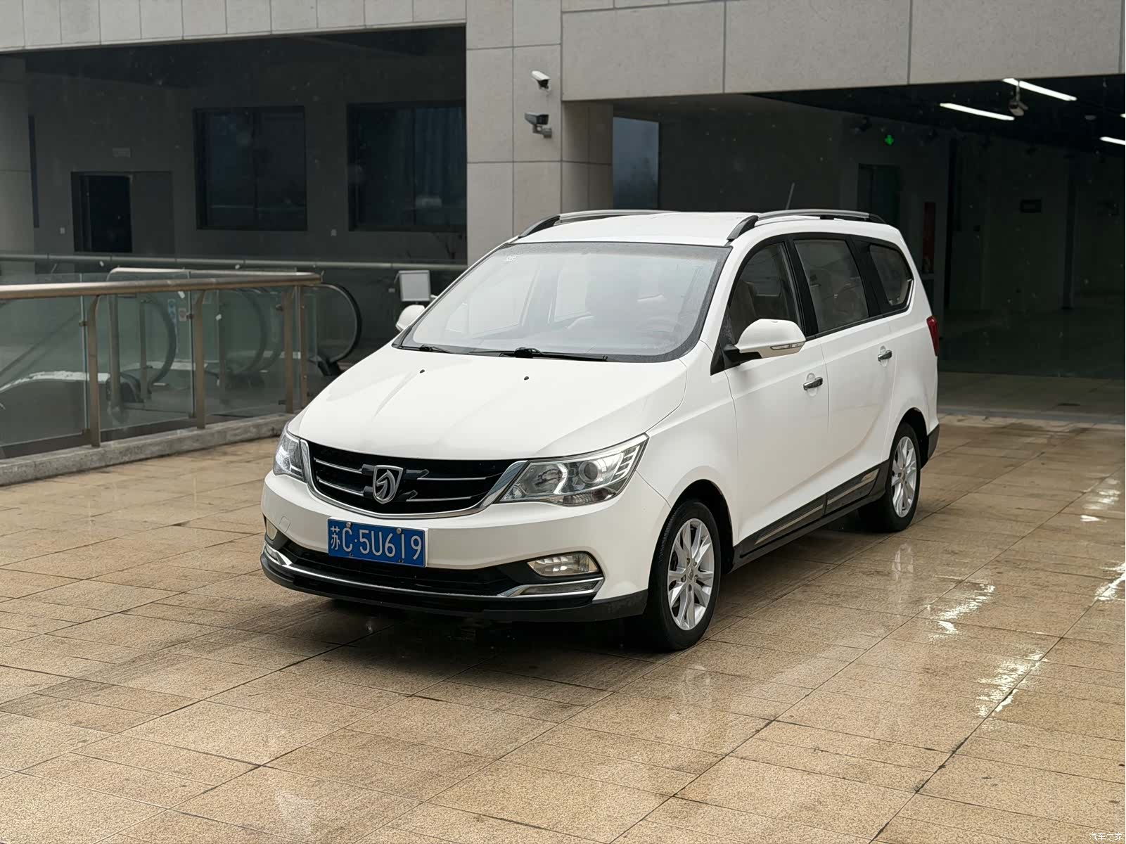 Wuling 730