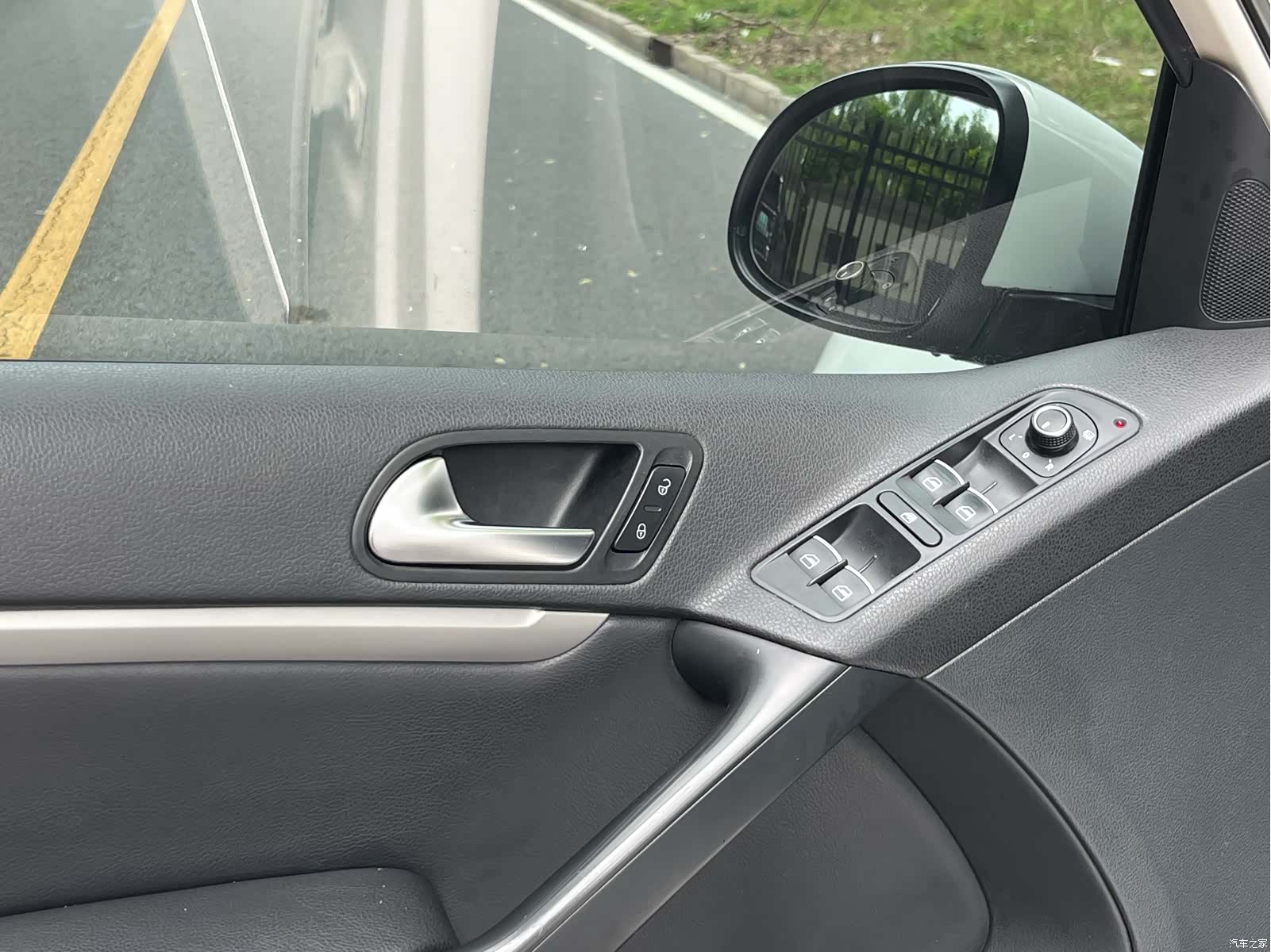 Volkswagen Tiguan, 2015 12