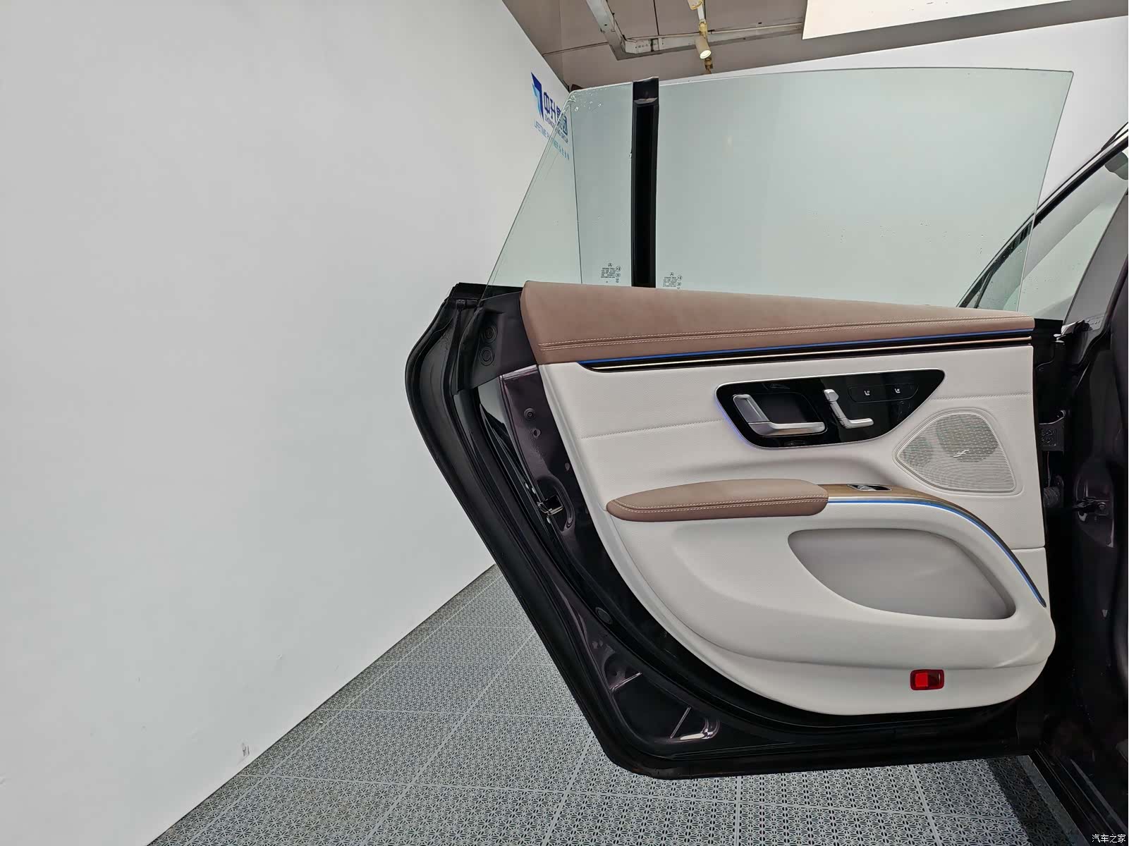 Mercedes-Benz EQS, 2025 14