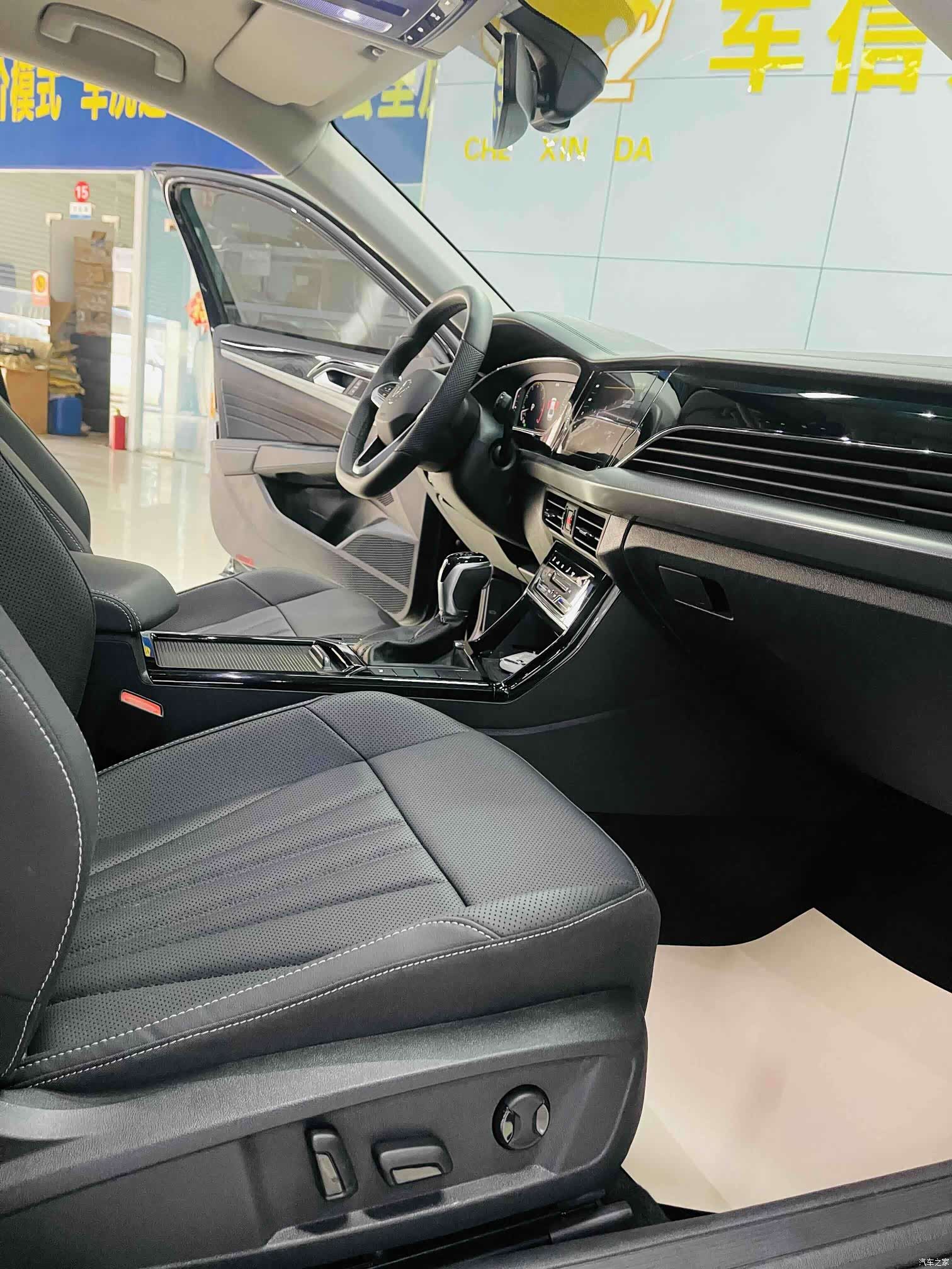 Volkswagen Passat, 2025 7