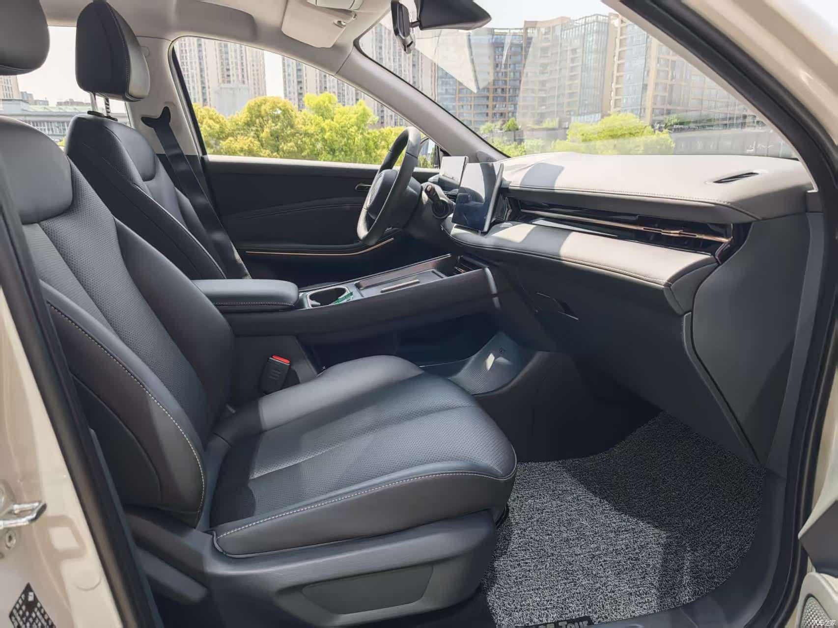 Wuling E6, 2025 12