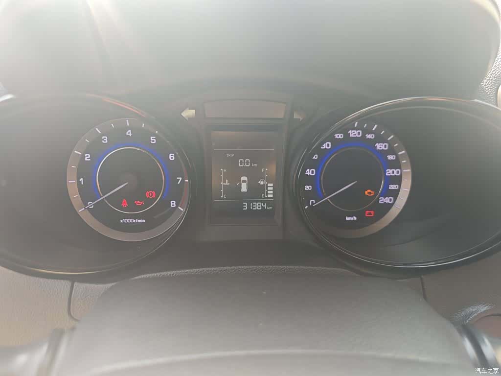 Changan CS15, 2017 13