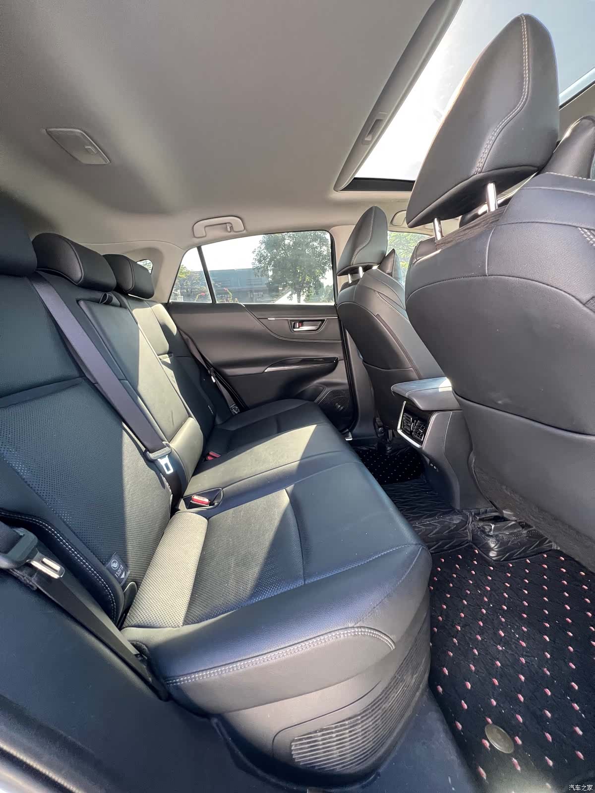 Toyota Venza, 2024 9