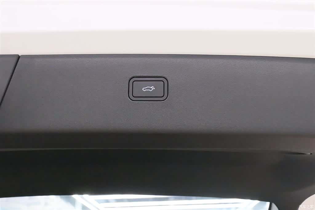 Volvo EX30, 2025 18