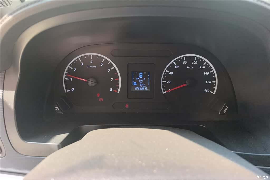 DongFeng M5, 2022 14